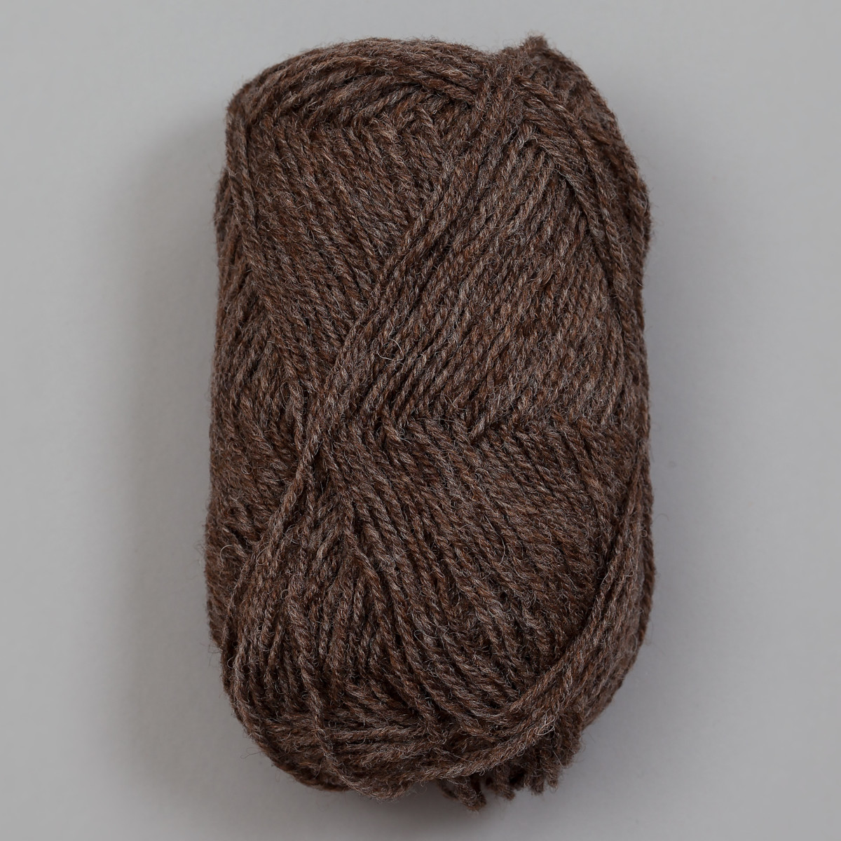 3-tråds strikkegarn - Brun melert (111)